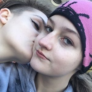 Meet your Posher, Eleora